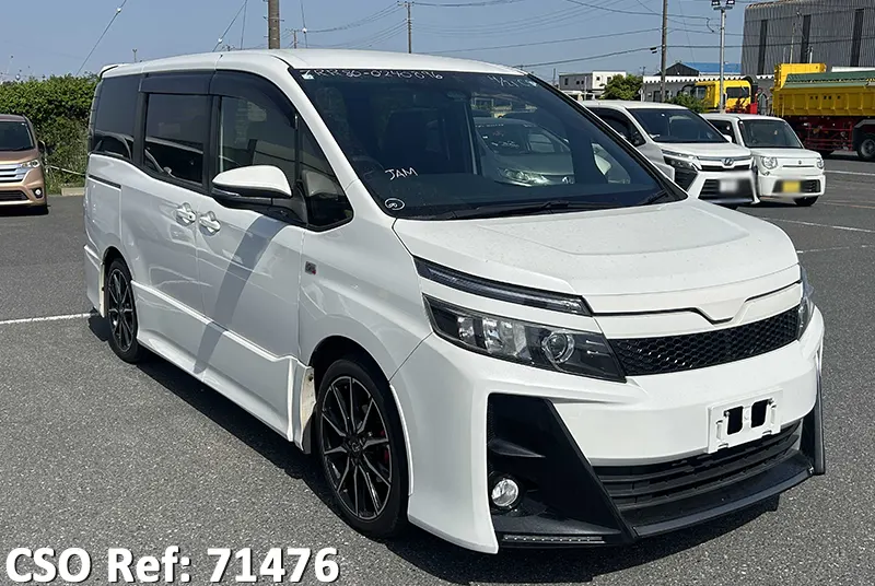 Toyota / Voxy 2016